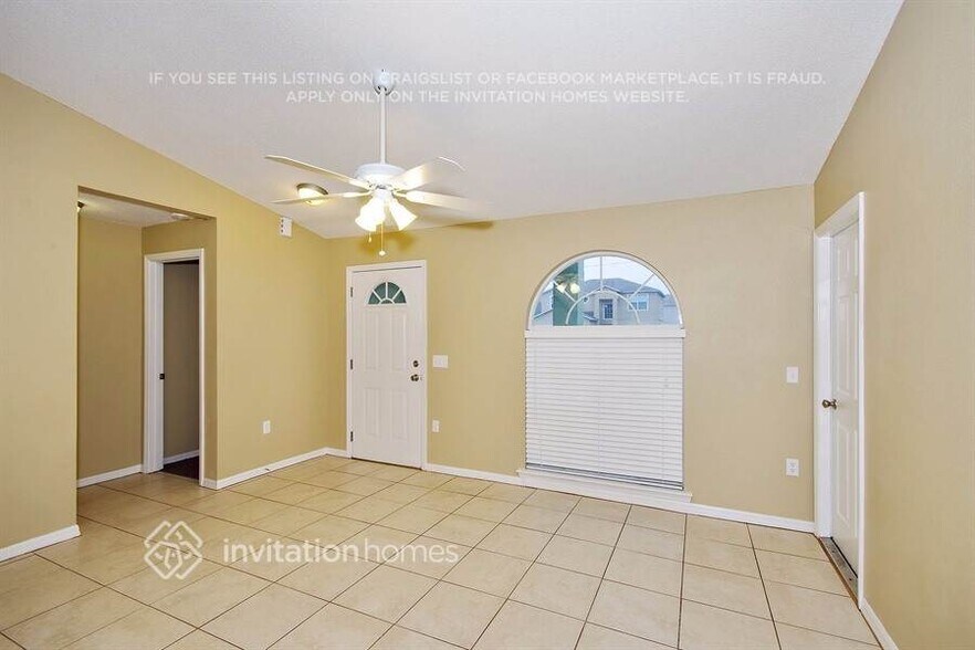 Building Photo - 711 Hawk Ln