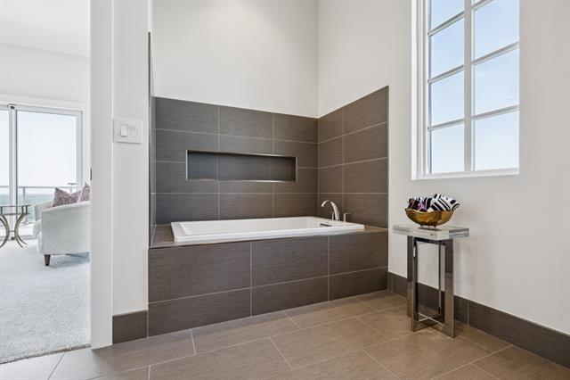 Building Photo - 2800 Lakeside Pkwy