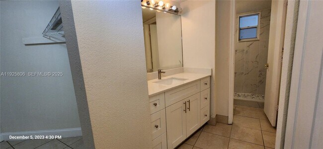 Building Photo - 4235 N University Dr