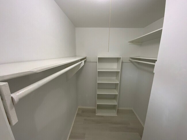 Building Photo - 6402 Del Monte Dr