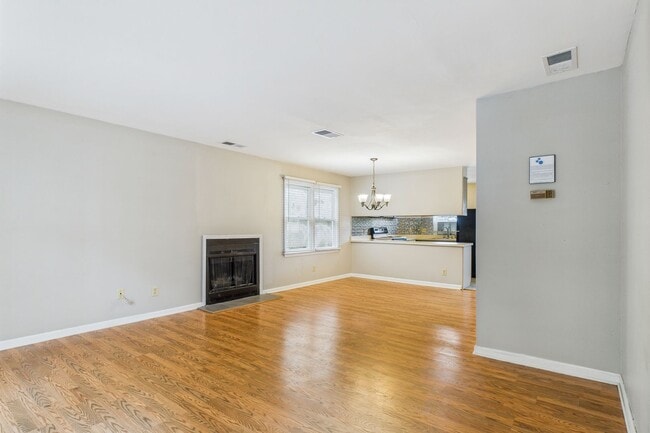 Building Photo - UNCG Area – Chancellors Court Townhomes. W...