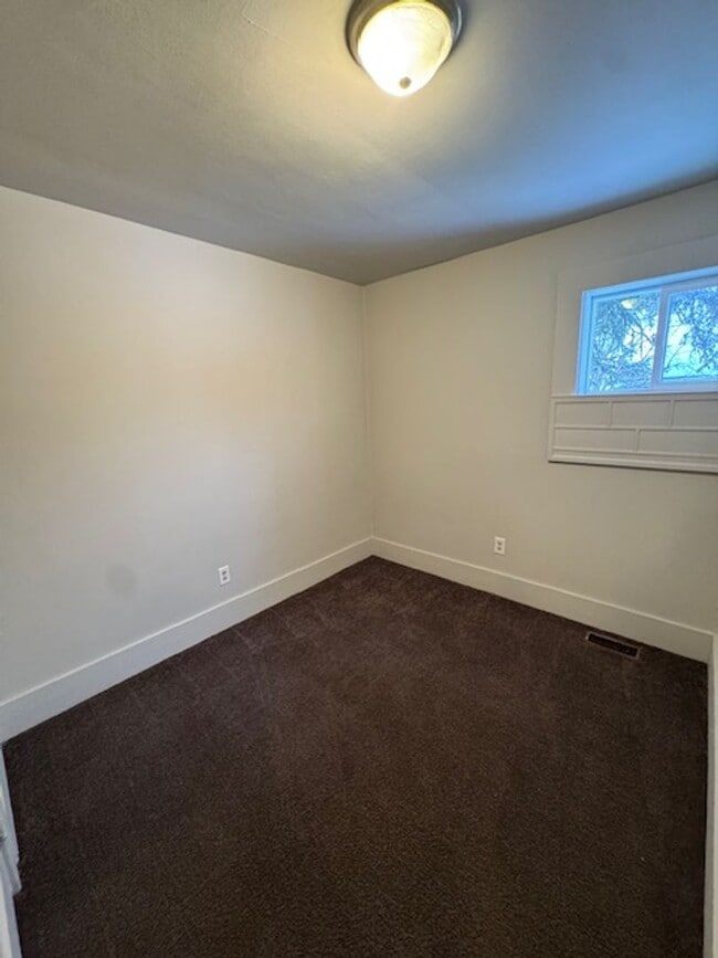 Building Photo - 414 Hamilton Ave