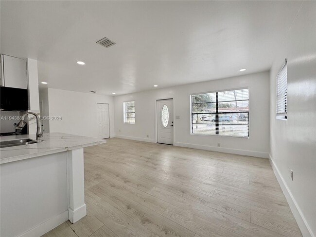 Building Photo - 631 N 68th Terrace