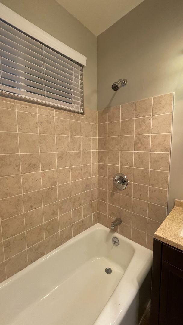 Building Photo - 2 Bedroom, 2 Bath Condo Blocks to the Beach, Pet Friendly, Sunset Views, Parking!