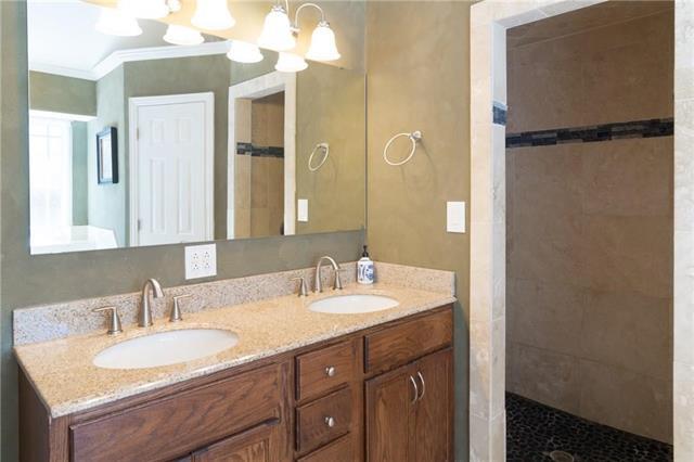 Building Photo - 8701 Woodstream Dr