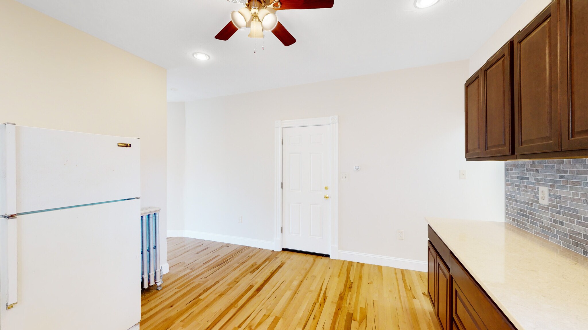 Building Photo - 45 Pratt St