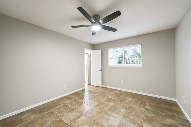 Building Photo - 18515 Meadows Way Dr