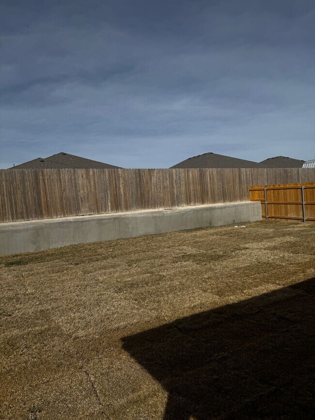 Building Photo - New construction!!! Beacon Pointe 3/2/2 $250.00 off 1st month's rent
