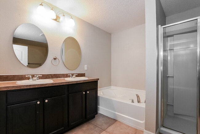 Building Photo - 123 Prairie Falcon Dr