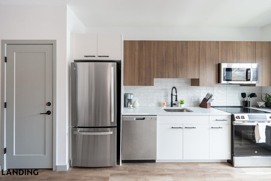 Building Photo - 39 Railroad Ave