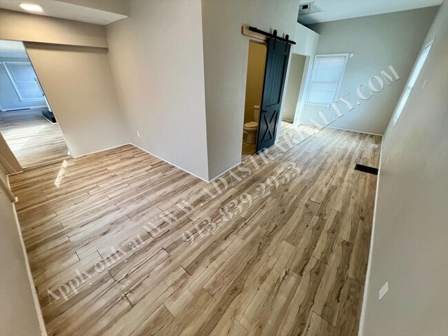 Building Photo - Updated 3 bed 2 bath home in Independence-Coming SOON!!