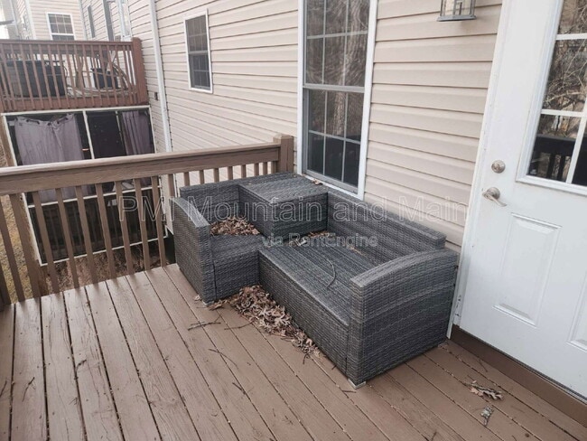 Building Photo - 52 Kirby Rd