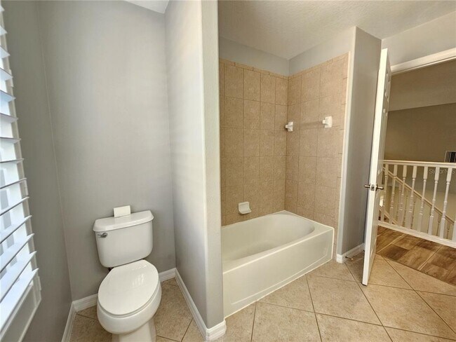 Building Photo - 2319 Caraway Dr