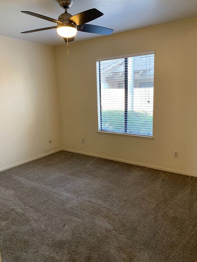 Building Photo - Charming condo coming soon!