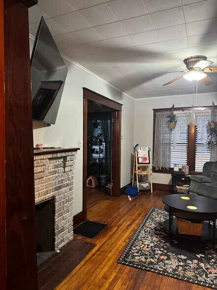 Building Photo - 271 Linden Ave