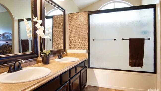 Building Photo - Beautiful Home For Rent in Antelope! Pets ...
