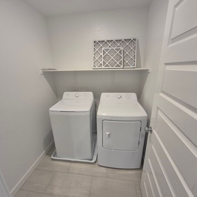 Building Photo - Brand New 4 Bedroom Home in Lennar's Cyan Community