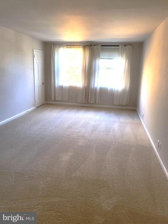 Building Photo - 3279 S Stafford St