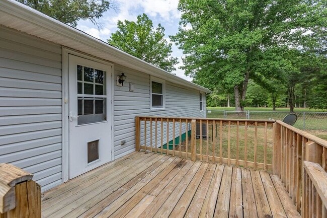 Building Photo - 7155 Gatewood Rd