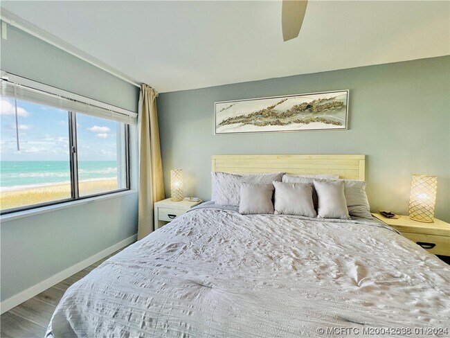 Building Photo - 10102 S Ocean Dr