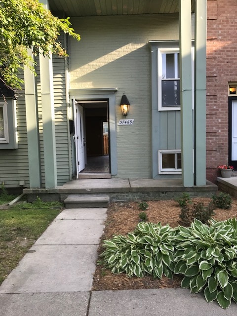 Building Photo - 37469 Charter Oaks Blvd