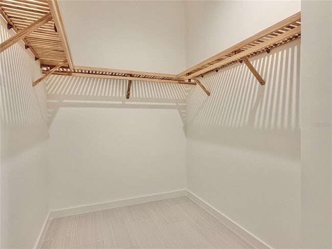 Building Photo - 920 N Osceola Ave