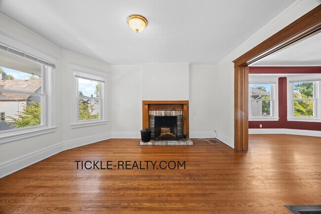 Building Photo - 15-17 Roosevelt St