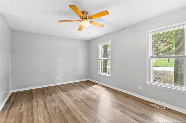 Building Photo - 904 Dandridge Dr