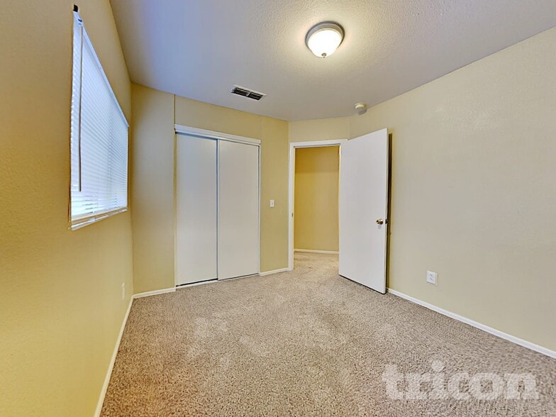 Building Photo - 11514 W Wethersfield Rd