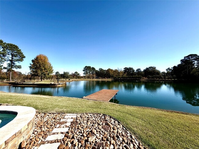 Building Photo - 1631 S Persimmon St