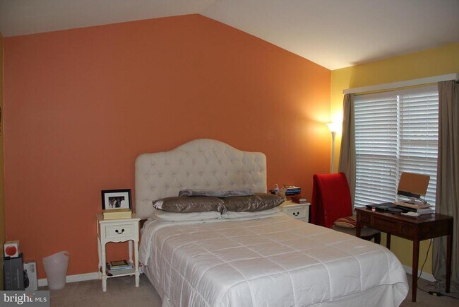 Building Photo - 506 Quincy St