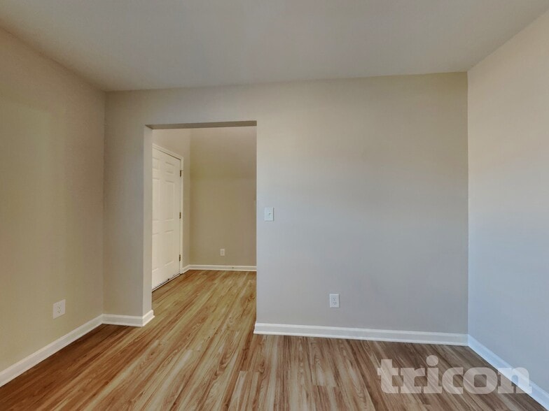 Building Photo - 1011 Ronald Rd