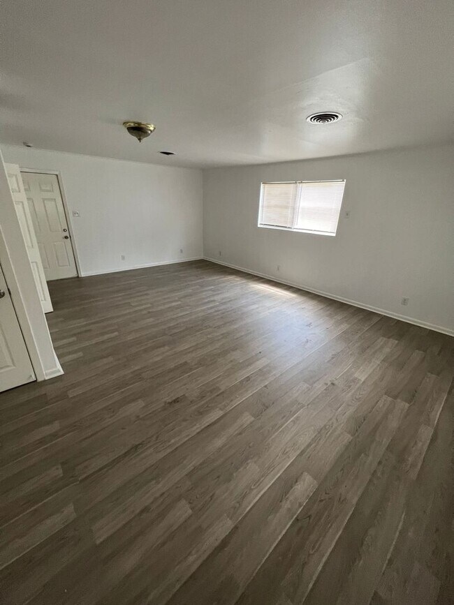 Building Photo - 2781 Sabine Pass Ave