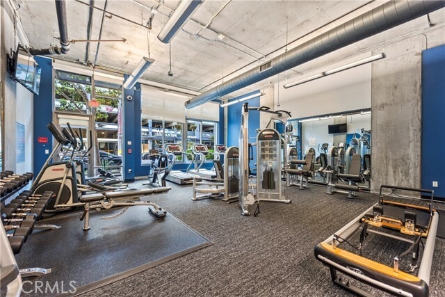 Building Photo - 1100 S Hope St