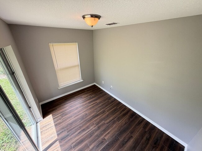 Building Photo - AWESOME 3/2 w/ office HOME in Deltona! You need to check this out!