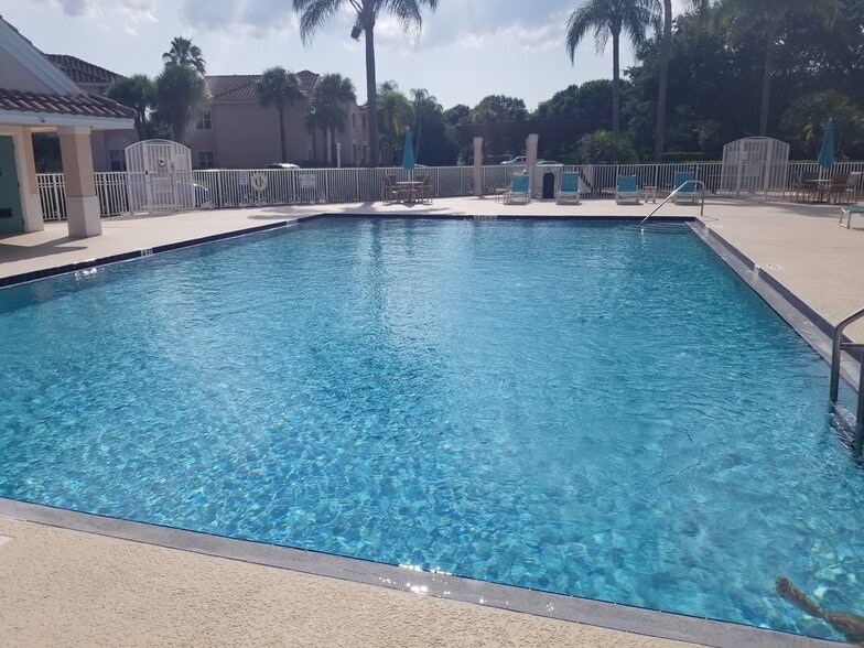 Building Photo - 9835 Perfect Dr