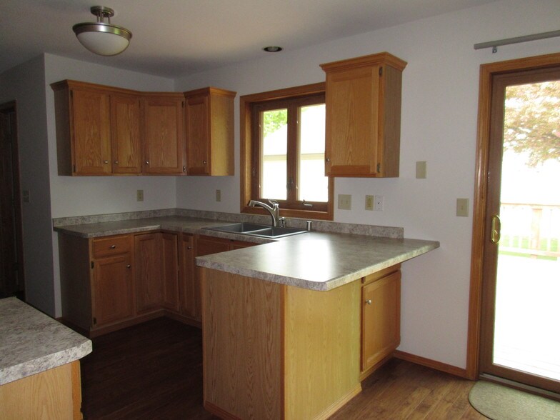 New counter tops/sink - 2810 Windhurst Dr