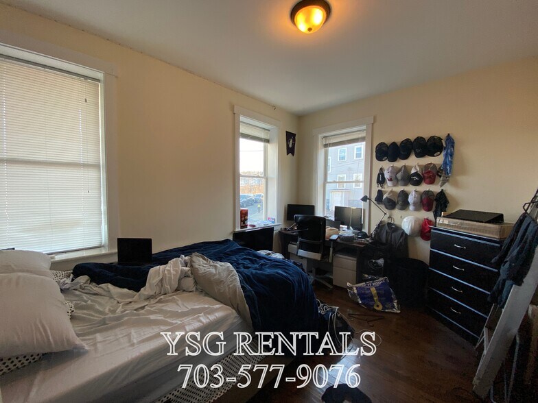 Building Photo - 19 Lambert Ave