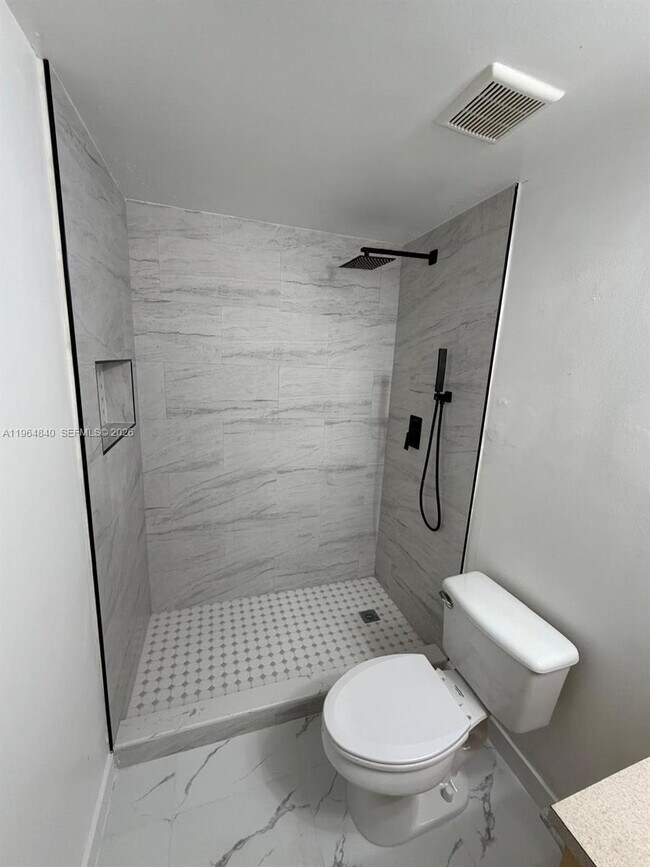 Building Photo - 10354 Fox Trail Rd S