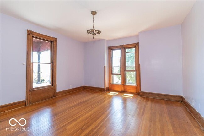 Building Photo - 404 N State St