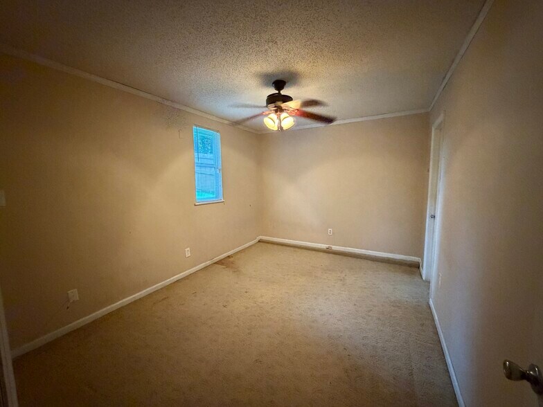 Building Photo - 3409 Monitor Ln