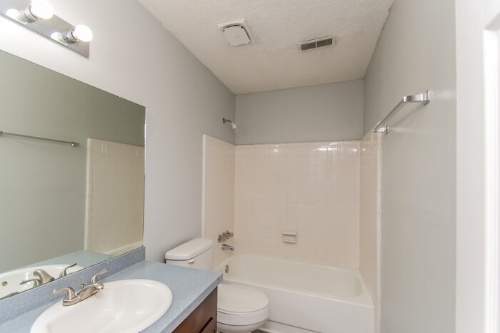 Building Photo - 107 Chiswick Ct