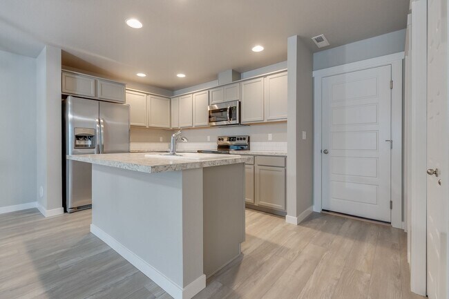 Building Photo - Now Leasing this Meridian Townhome!  Great...