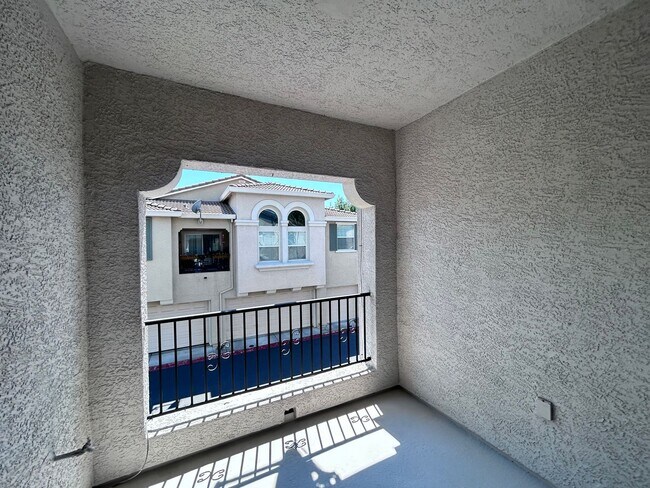 Building Photo - Welcome to our beautiful 2 bedroom 2 bathroom Condo in Folsom, CA!