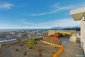 Building Photo - 3945 Judah St