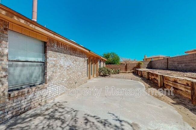 Building Photo - 5201 Tamariz Dr NW