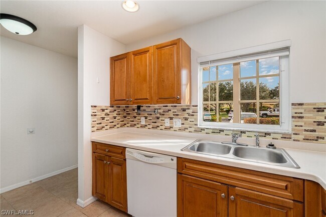 Building Photo - 9430 Ivy Brook Run