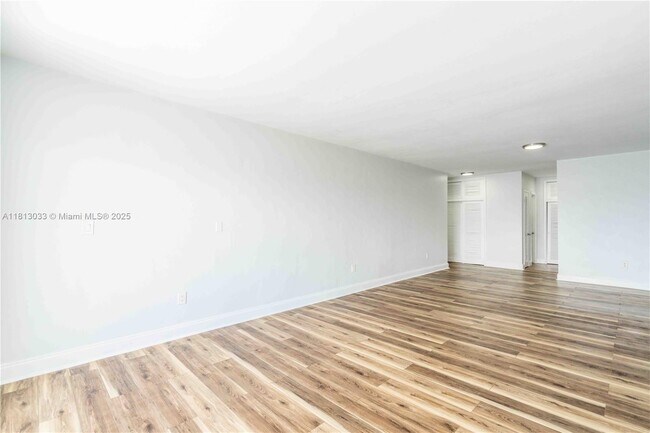 Building Photo - 7927 East Dr