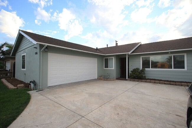 Primary Photo - Charming 3-Bedroom Home with Spacious Layo...