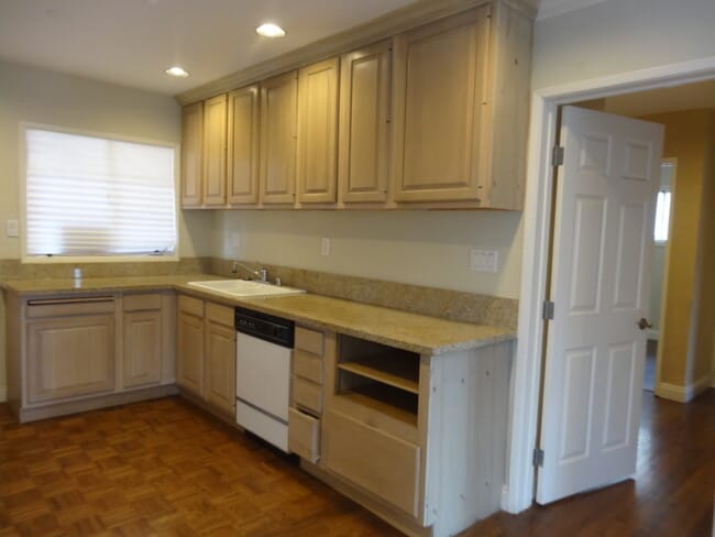 Building Photo - 17565 Bullock St